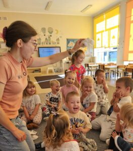 Ćwiczenia oddechowe z pajączkami.